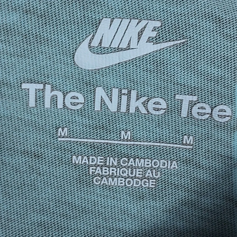 Nike All Over Print Swoosh T-Shirt Men's Size M Brown Olive Short Sleeve Graphic